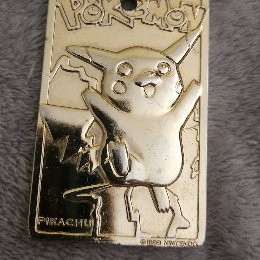 Special Edition Gold plated Pokemon Pikachu Gold Anniversary Card